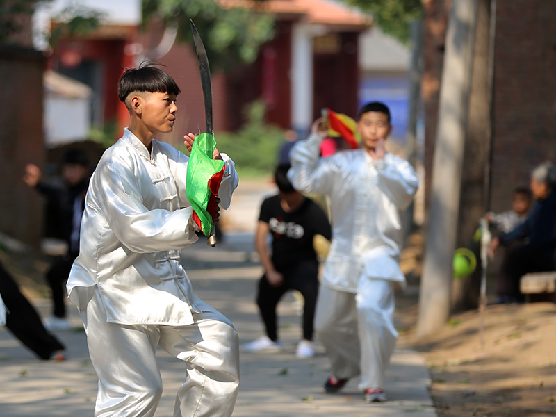 街头练拳